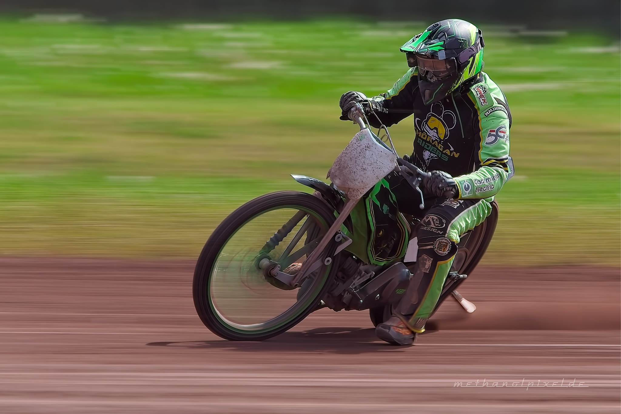 ILCE 7M4   A7405249 2048